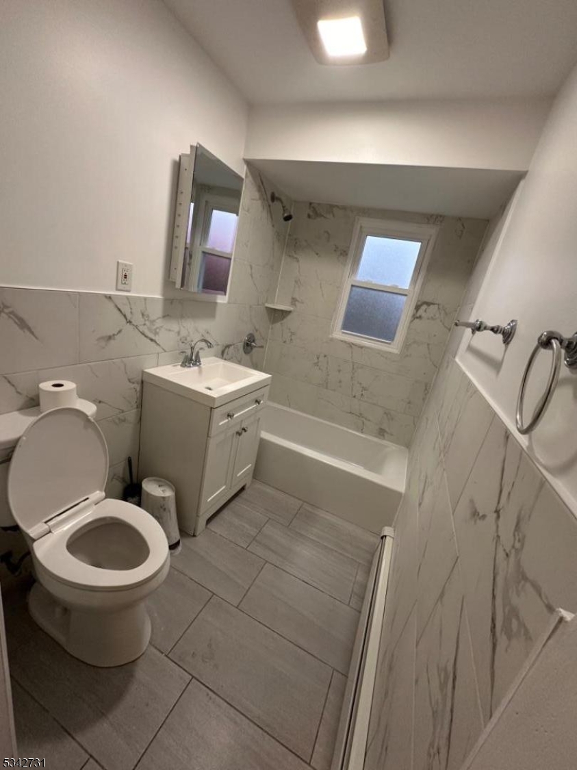 1403 Union St 1 Property Photo 8