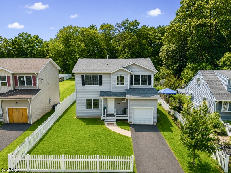 158 Woodland Ave Property Photo 2