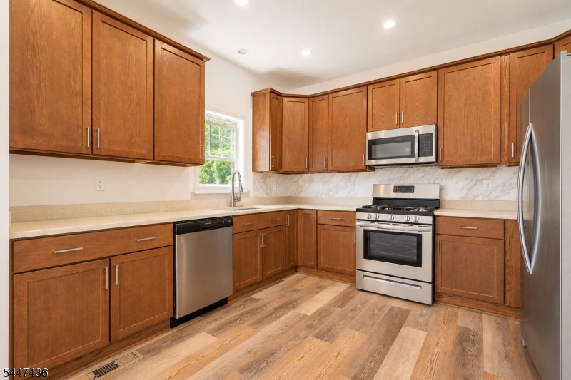 158 Woodland Ave Property Photo 10