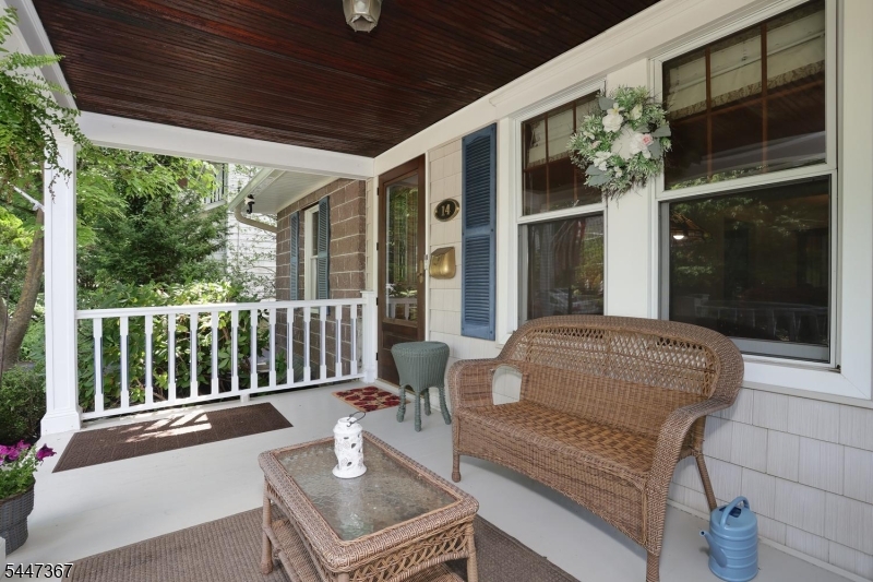 14 Sterling Pl Property Photo 3