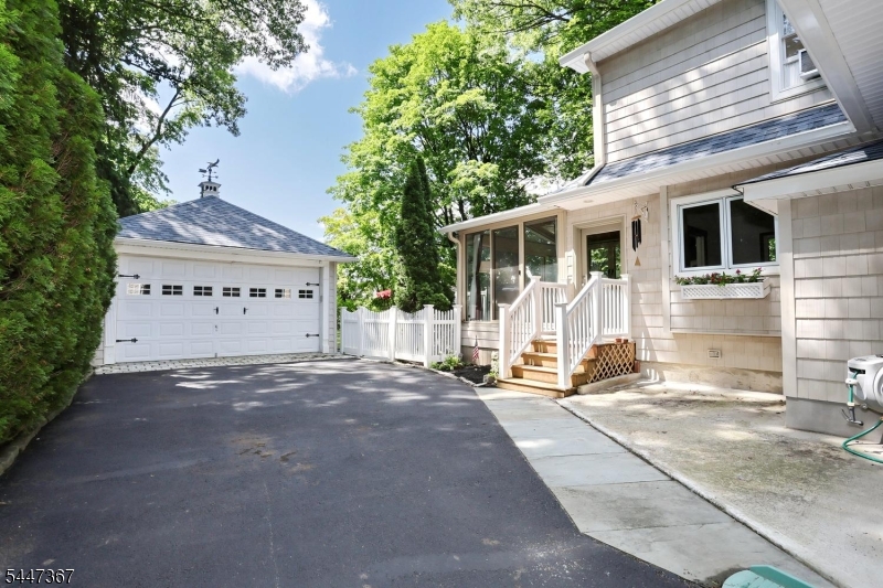 14 Sterling Pl Property Photo 42