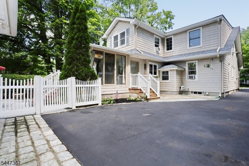 14 Sterling Pl Property Photo 43