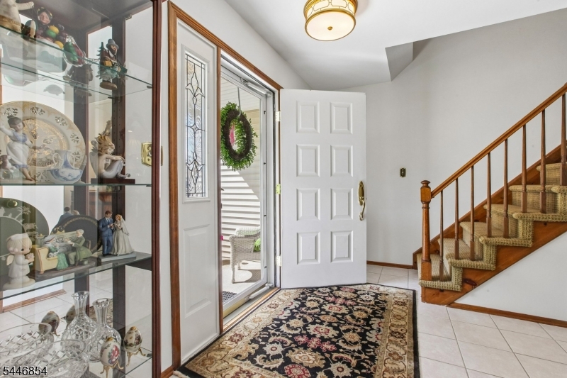 4 Van Loan Ave Property Photo 3
