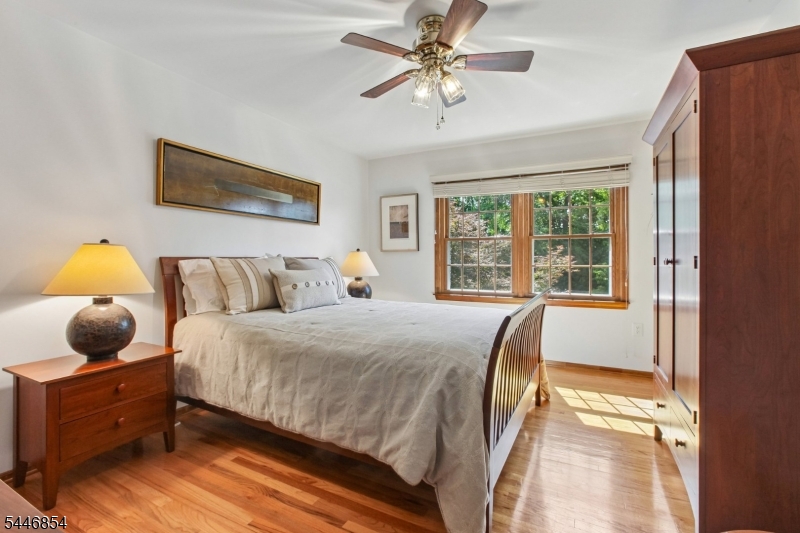 4 Van Loan Ave Property Photo 16