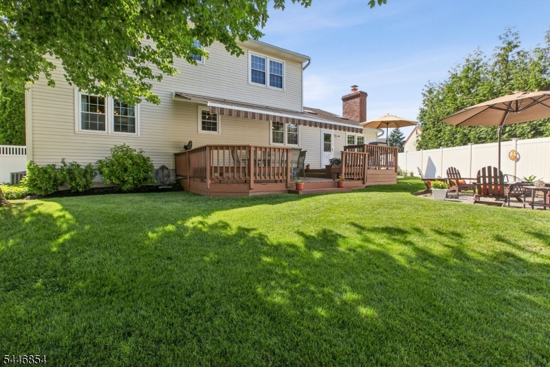 4 Van Loan Ave Property Photo 31