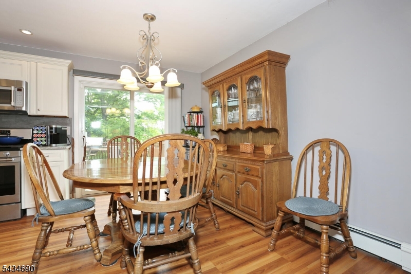 64 Larchmont Dr Property Photo 6