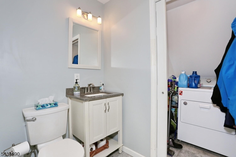 64 Larchmont Dr Property Photo 12