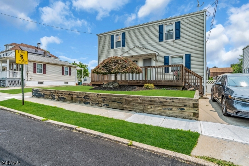 686 Colgate Ave Property Photo 4