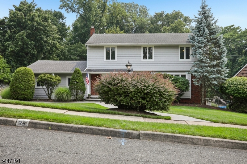 26 Almroth Dr Property Photo 2