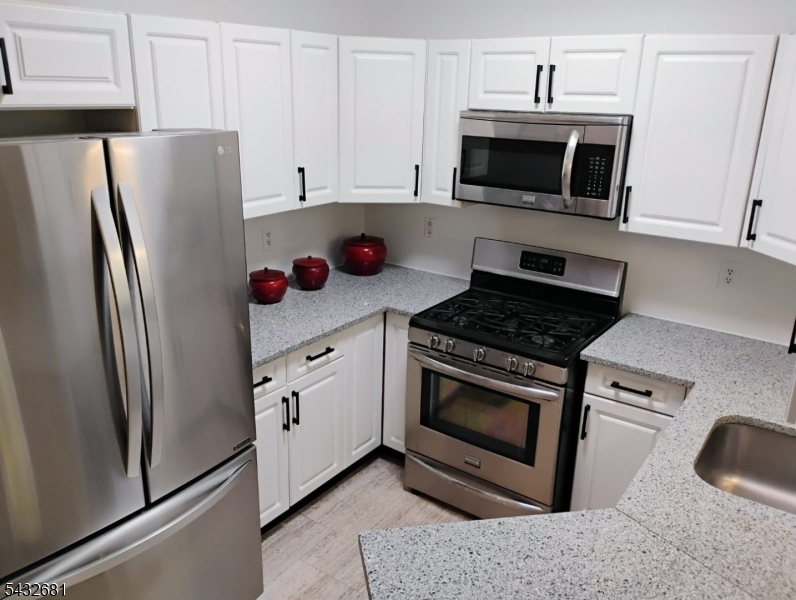 8103 Burgundy Way Property Photo 8