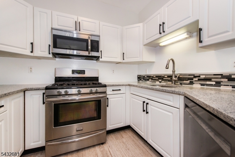 8103 Burgundy Way Property Photo 9