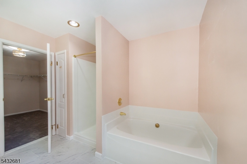 8103 Burgundy Way Property Photo 17