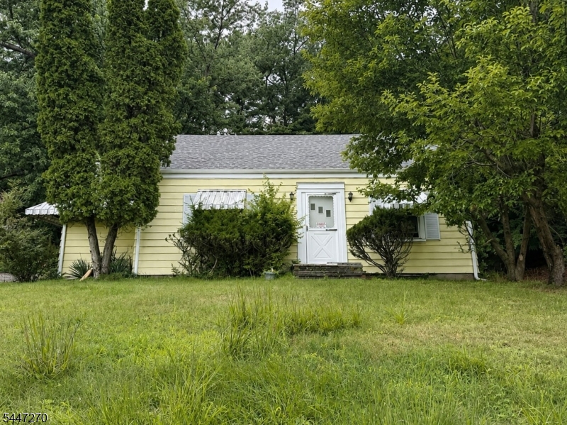 304 Goffle Rd Property Photo 1