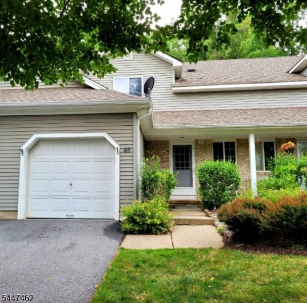 45 Meadow Pond Rd Property Photo 1