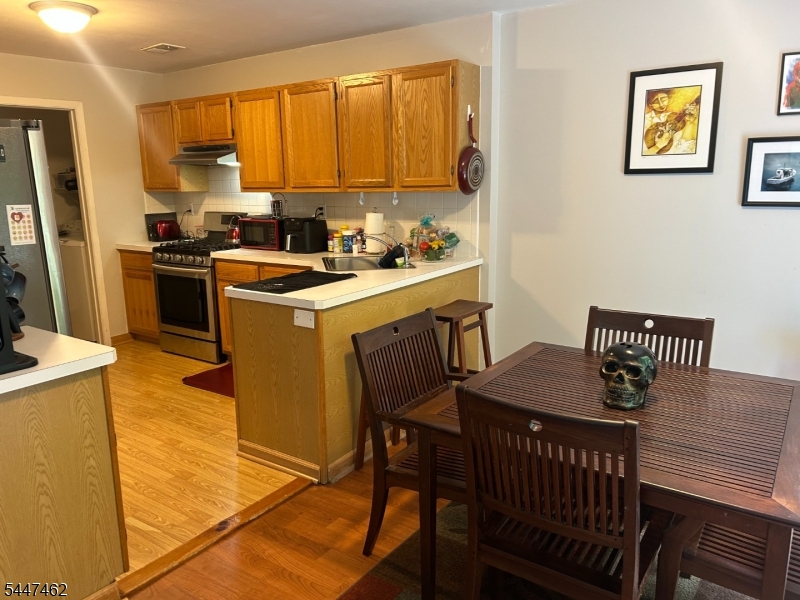 45 Meadow Pond Rd Property Photo 3