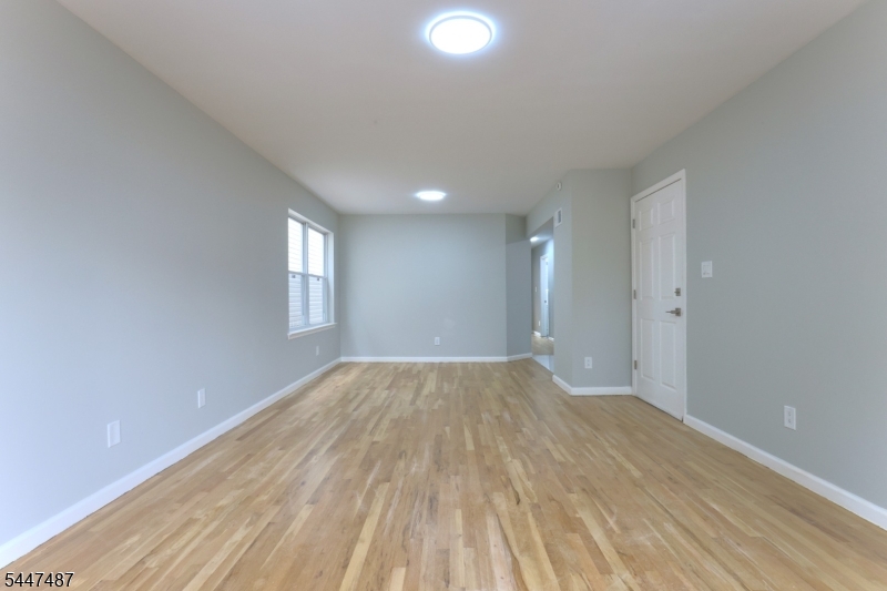 452 Marshall St Property Photo 6