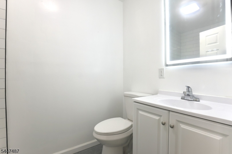 452 Marshall St Property Photo 14