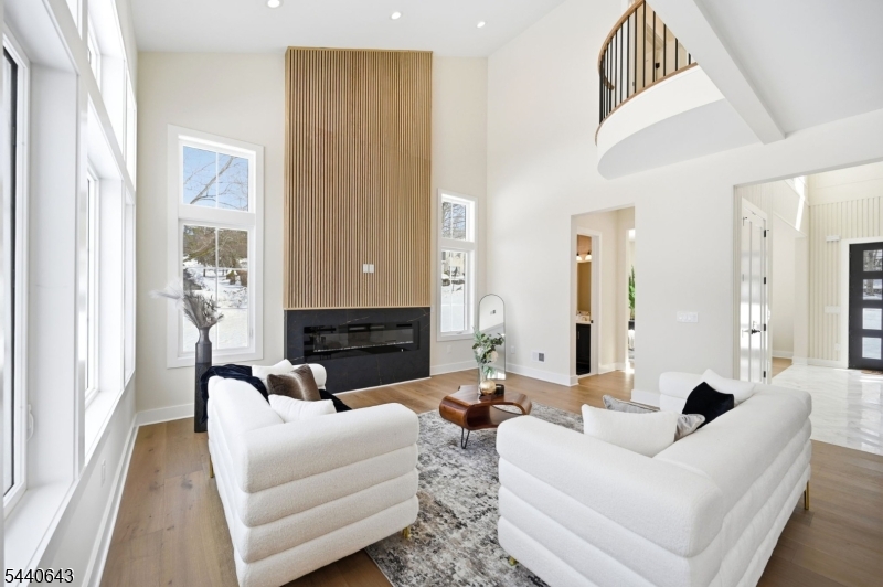 10 Drummond Ter Property Photo 20