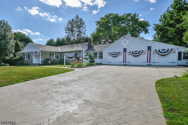 5 Pardun Ave Property Photo 1
