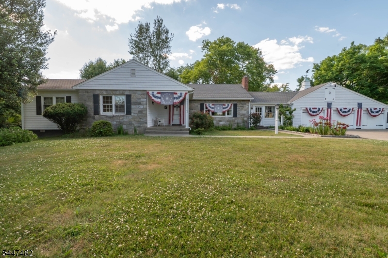 5 Pardun Ave Property Photo 2