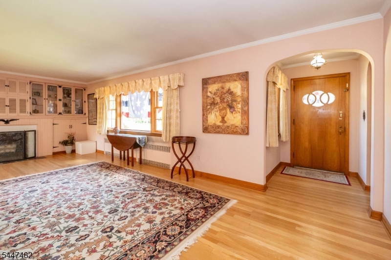 5 Pardun Ave Property Photo 3