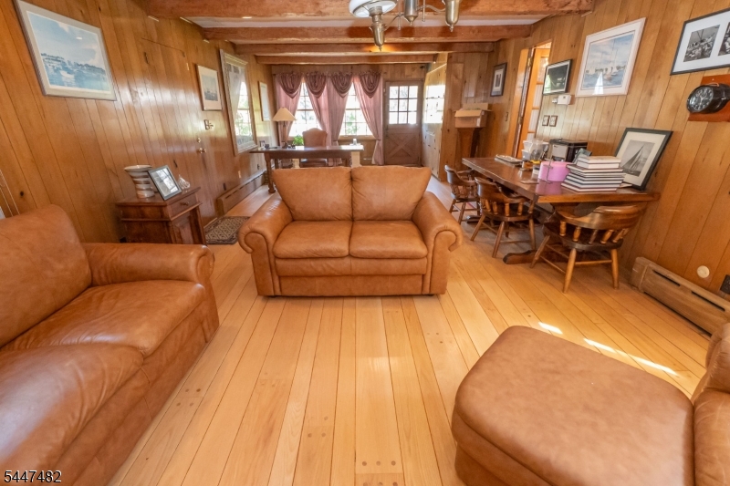 5 Pardun Ave Property Photo 9