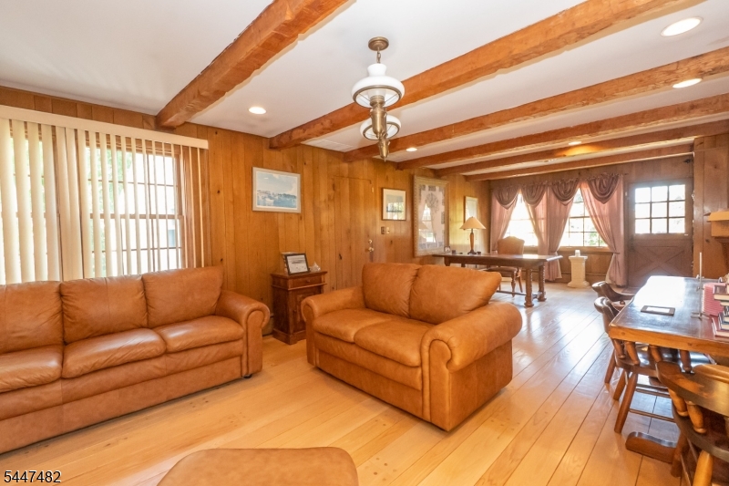 5 Pardun Ave Property Photo 11