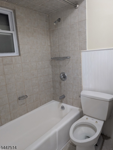 75 E 27th St Property Photo 6