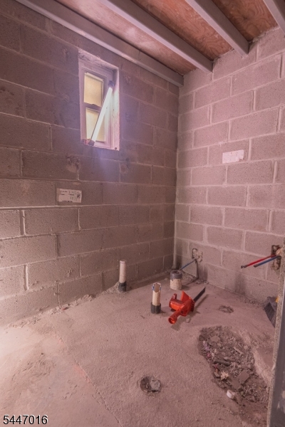 840 Clinton Ave Property Photo 18