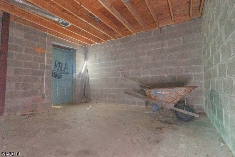840 Clinton Ave Property Photo 32