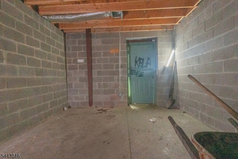 840 Clinton Ave Property Photo 33