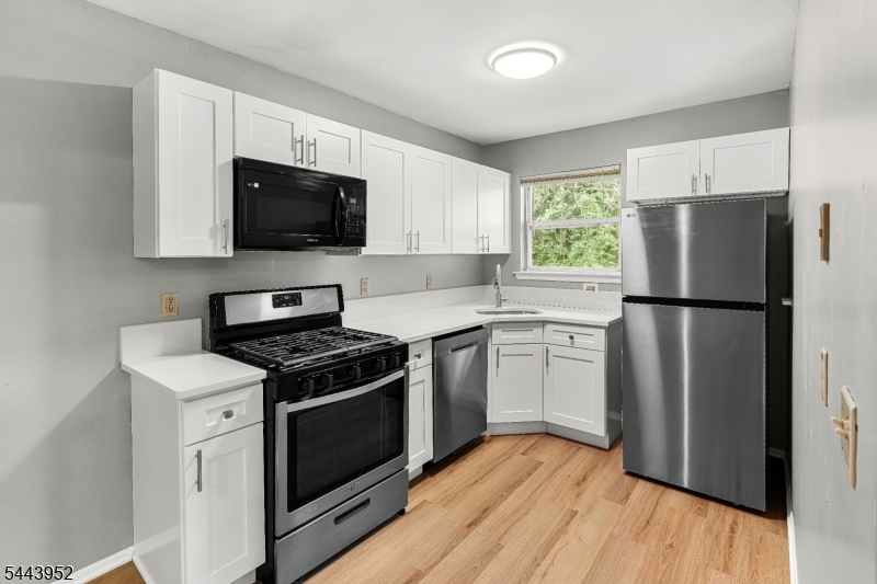 351 Ventnor Ct Property Photo 6