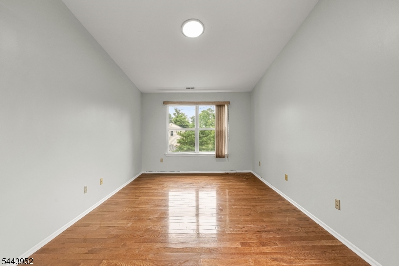 351 Ventnor Ct Property Photo 13