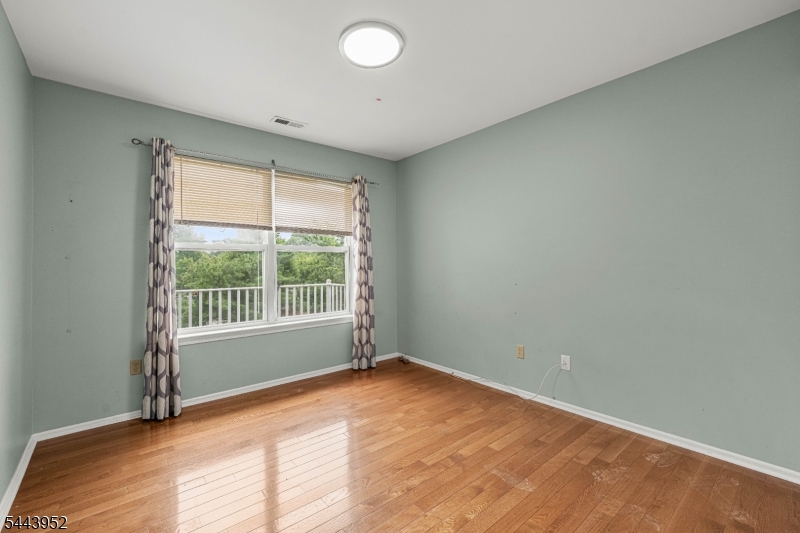 351 Ventnor Ct Property Photo 18