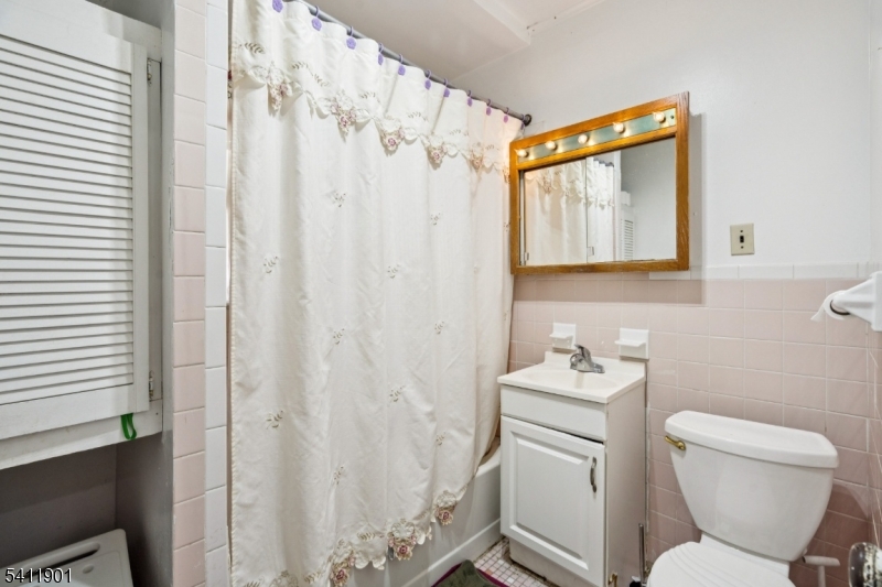 7 Wolf Pl Property Photo 5