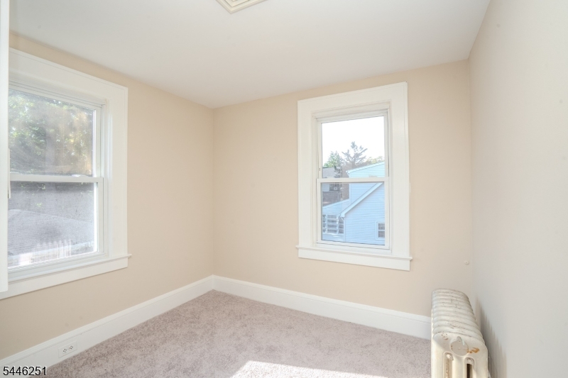 520 Winsor St Property Photo 24