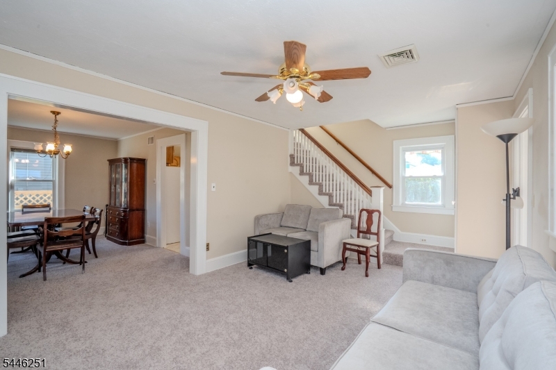 520 Winsor St Property Photo 33