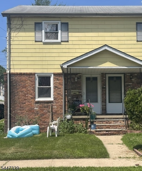 18 Sickle St Property Photo 1
