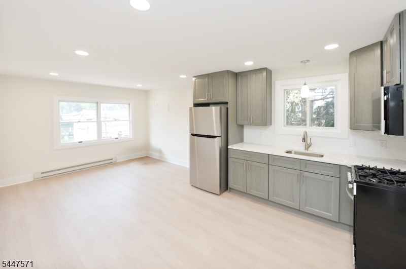 255 Rea Ave 8 Property Photo 1