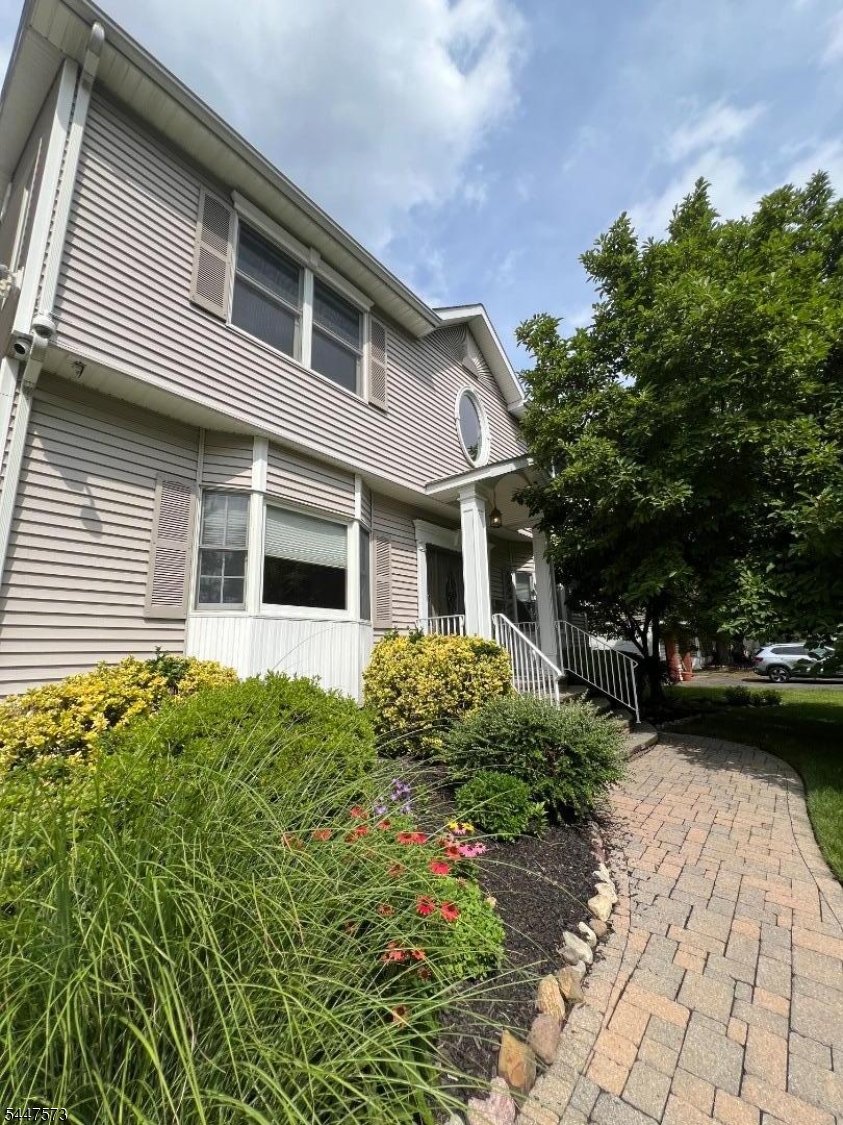 41 Circle Dr