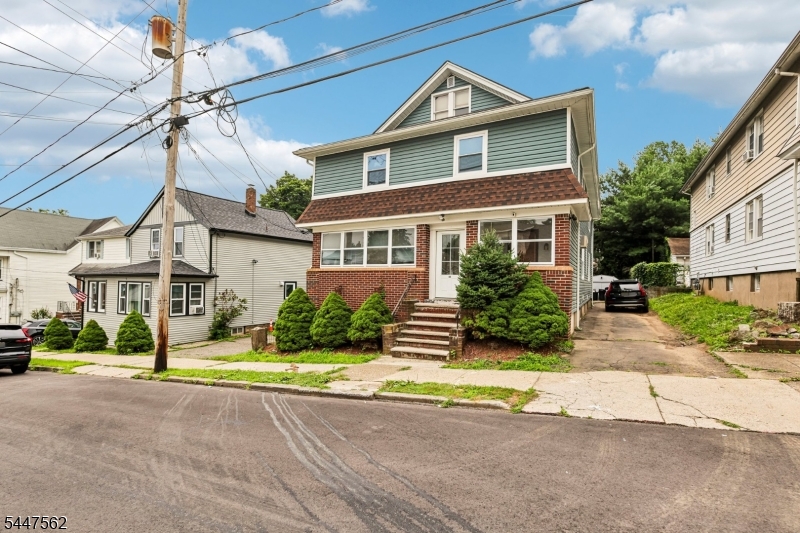 69 Buschmann Ave Property Photo 3