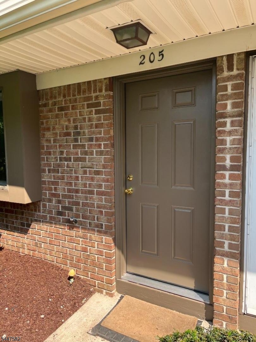 205 Arsdale Ter Property Photo 1