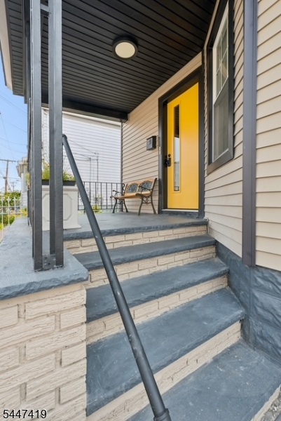 83 Nagle St Property Photo 2