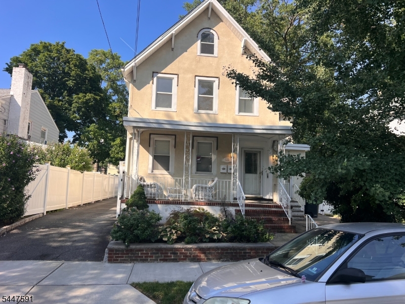 123 Elm St Property Photo 1