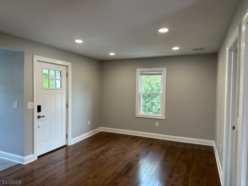 20 Van Dyke Pl 2 Property Photo 2