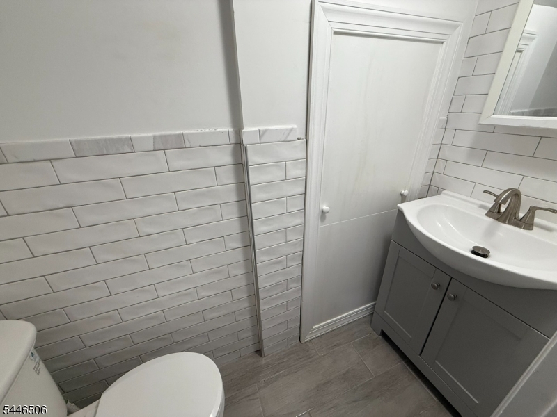20 Van Dyke Pl 2 Property Photo 19