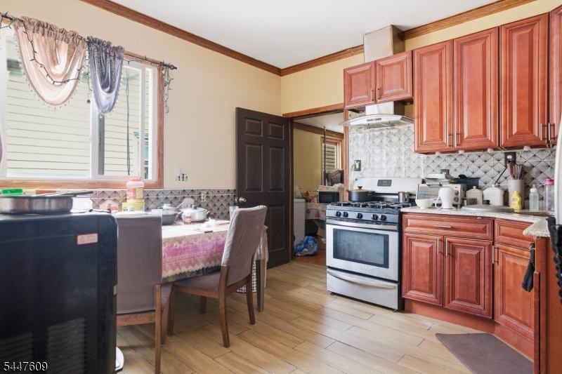495 Totowa Ave Property Photo 2