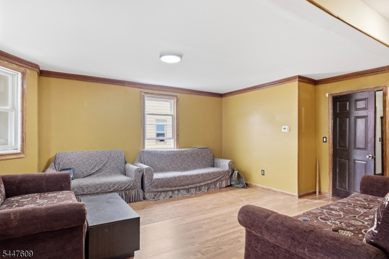 495 Totowa Ave Property Photo 4