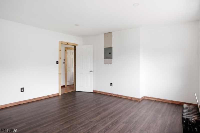 495 Totowa Ave Property Photo 12