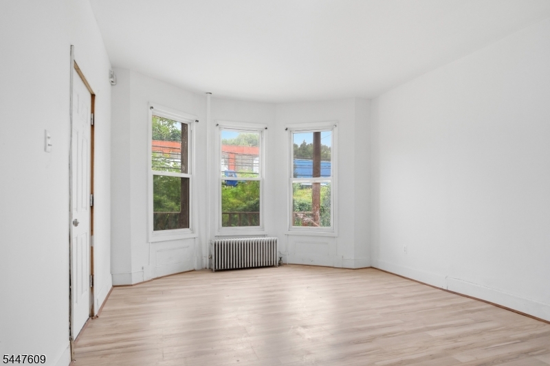 495 Totowa Ave Property Photo 13
